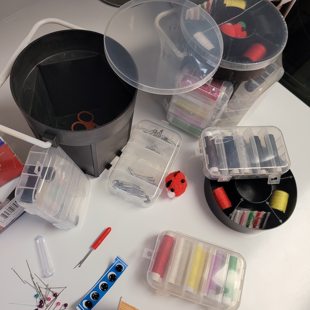 210 Piece Sewing Kit with Storage Gift - Picture 9 of 15